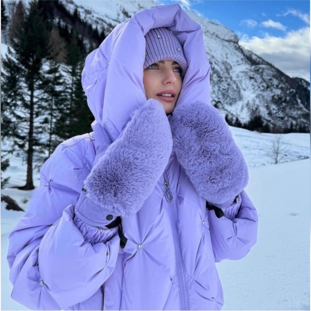 Goldbergh Hill Fur Mitten in sweet lilac Goldbergh Faux Fur Mittens